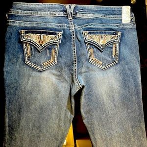 Premium Vanity Collection Jeans. 32W/31L. Blue denim washed.